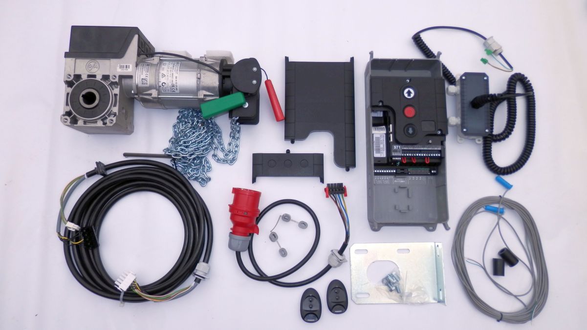 Napęd do bramy przemysłowej GFA SE 9.24 + centrala TS971 + OSE + piloty Napęd do bramy przemysłowej GFA SE 9.24 + centrala TS971 + OSE + piloty