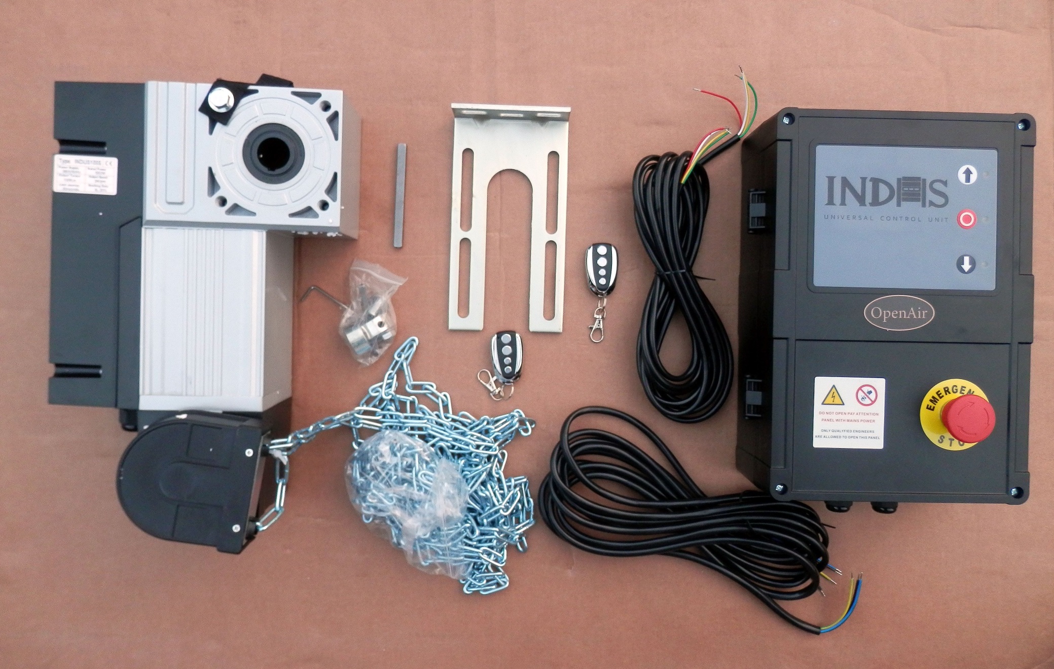 Napęd bramy przemysłowej INDUS 100S 400V Napęd bramy przemysłowej INDUS 100S 400V