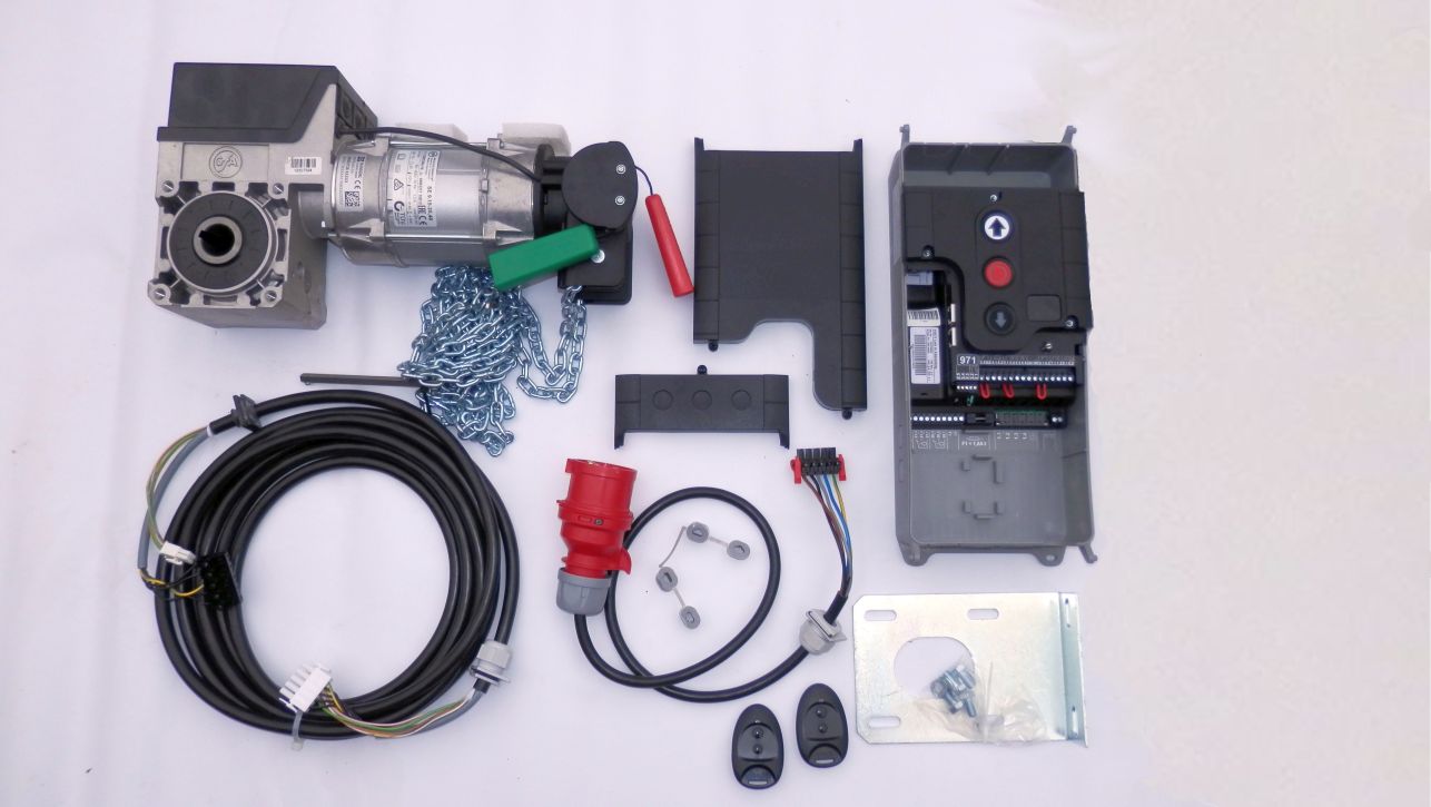 Napęd bramy przemysłowej GFA SE 9.24 z centralą TS971 z pilotami Napęd bramy przemysłowej GFA SE 9.24 z centralą TS971 z pilotami