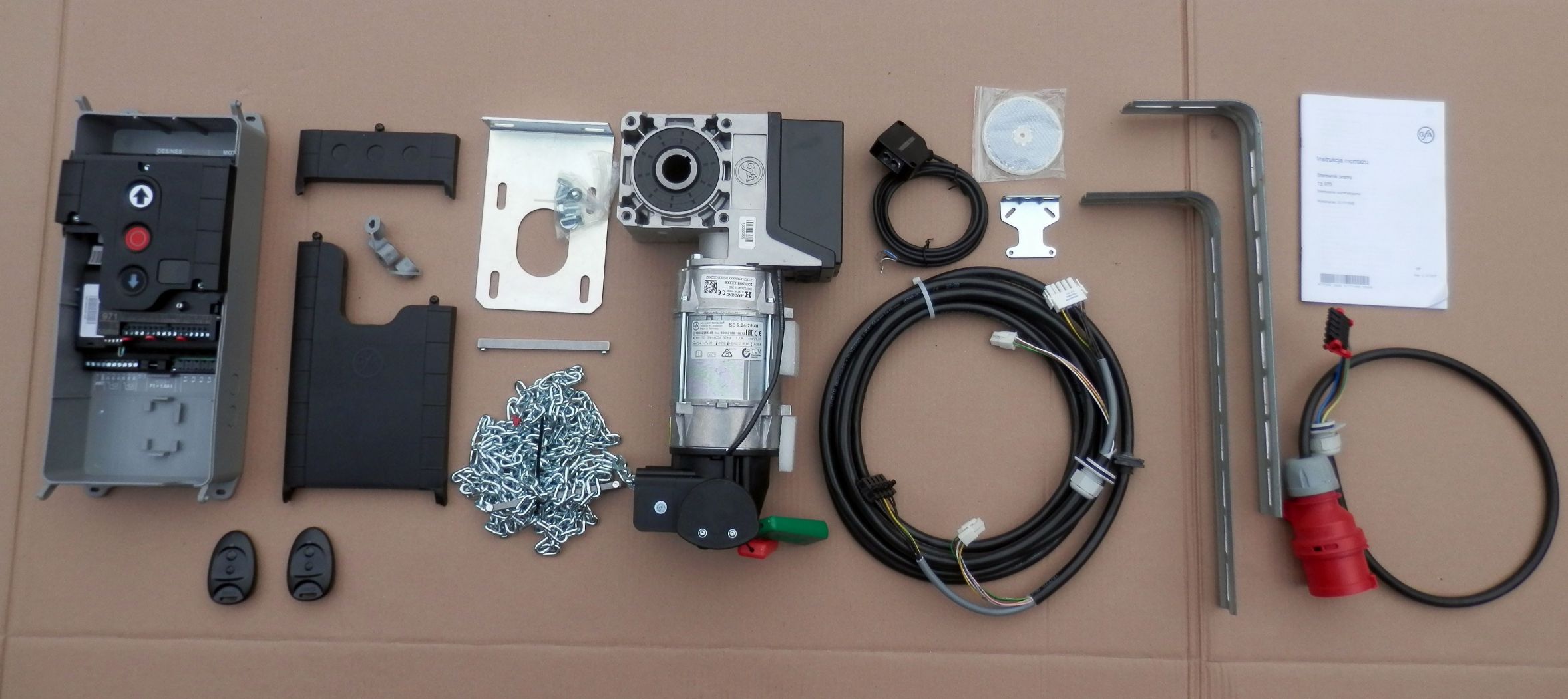 Napęd bramy przemysłowej GFA SE 9.24 + centrala TS971 + piloty + fotokomórka refleksyjna