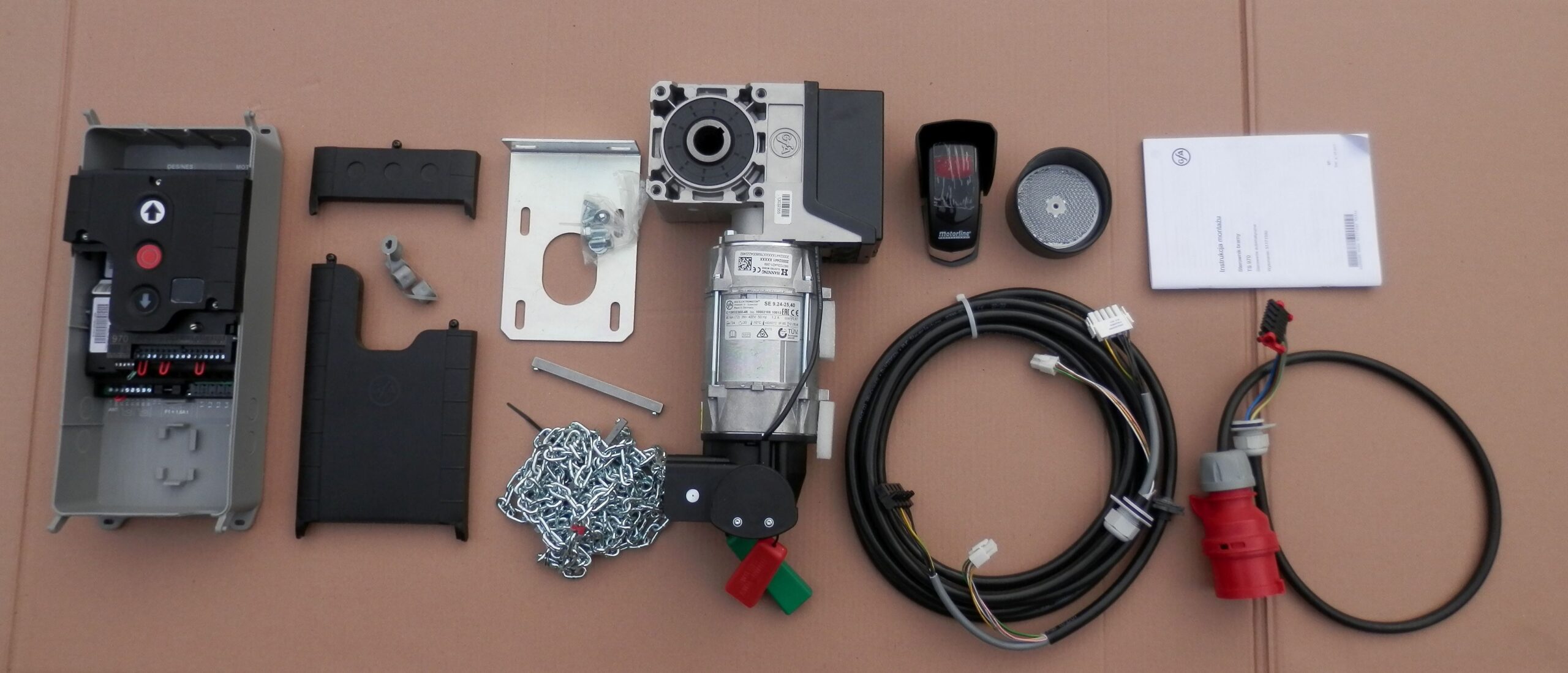 wyciete Napęd do bramy przemysłowej GFA SE 9.24 + centrala TS970 + fotokomórka refleksyjna