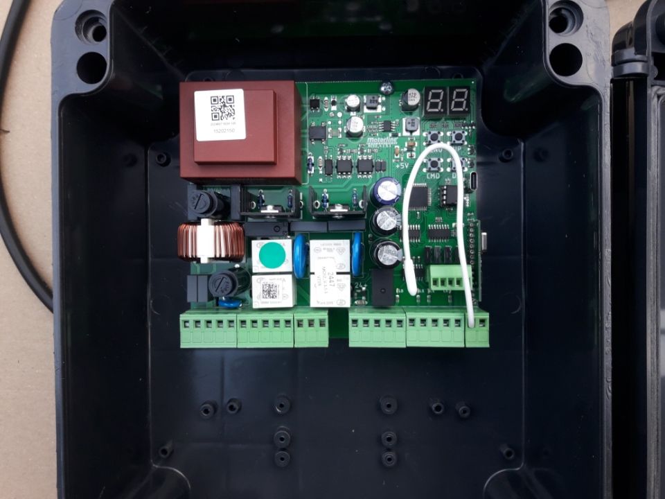 Centrala napędu Motorline LINCE400 Centrala napędu Motorline LINCE400